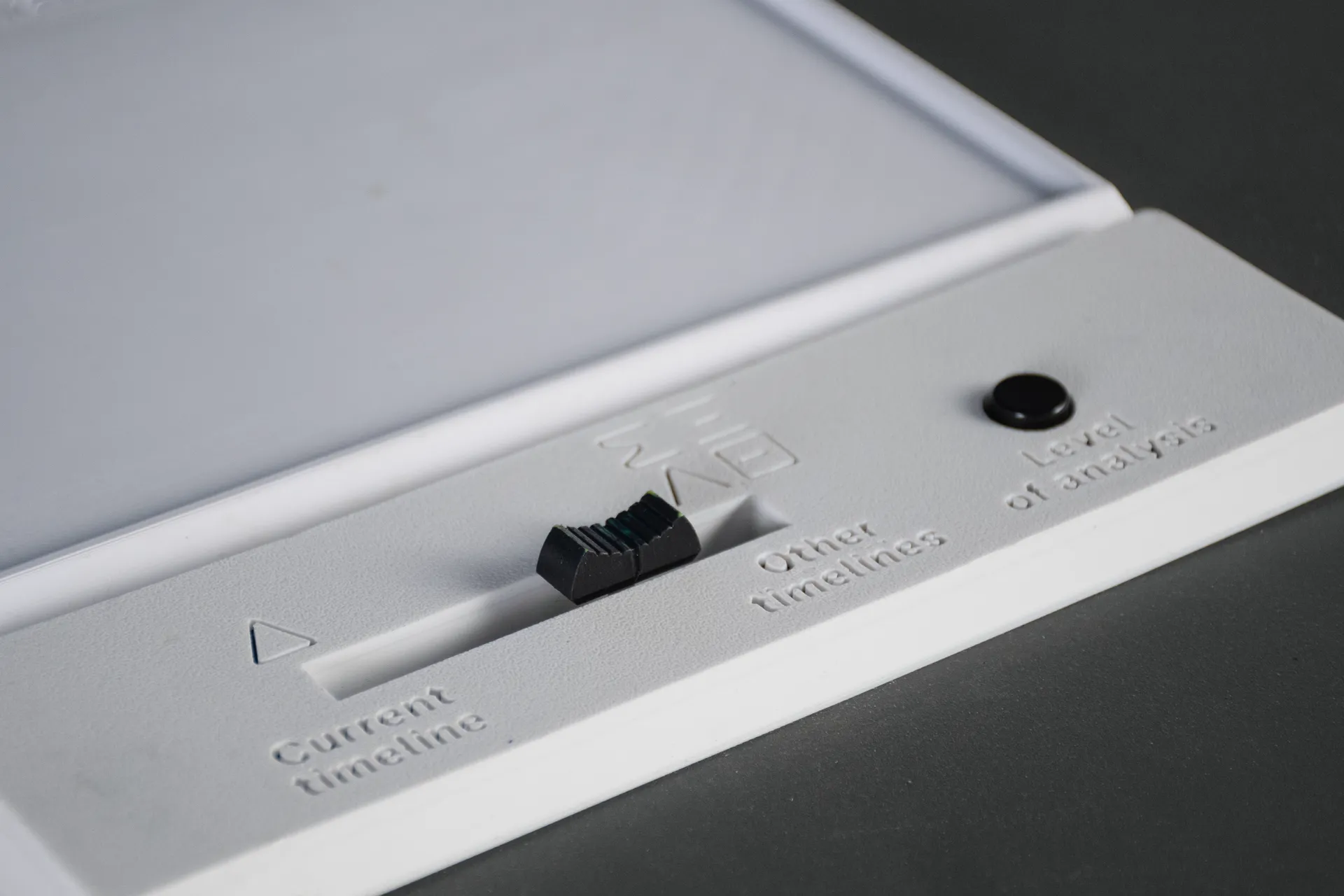 Quantum Logo Comparator detail
